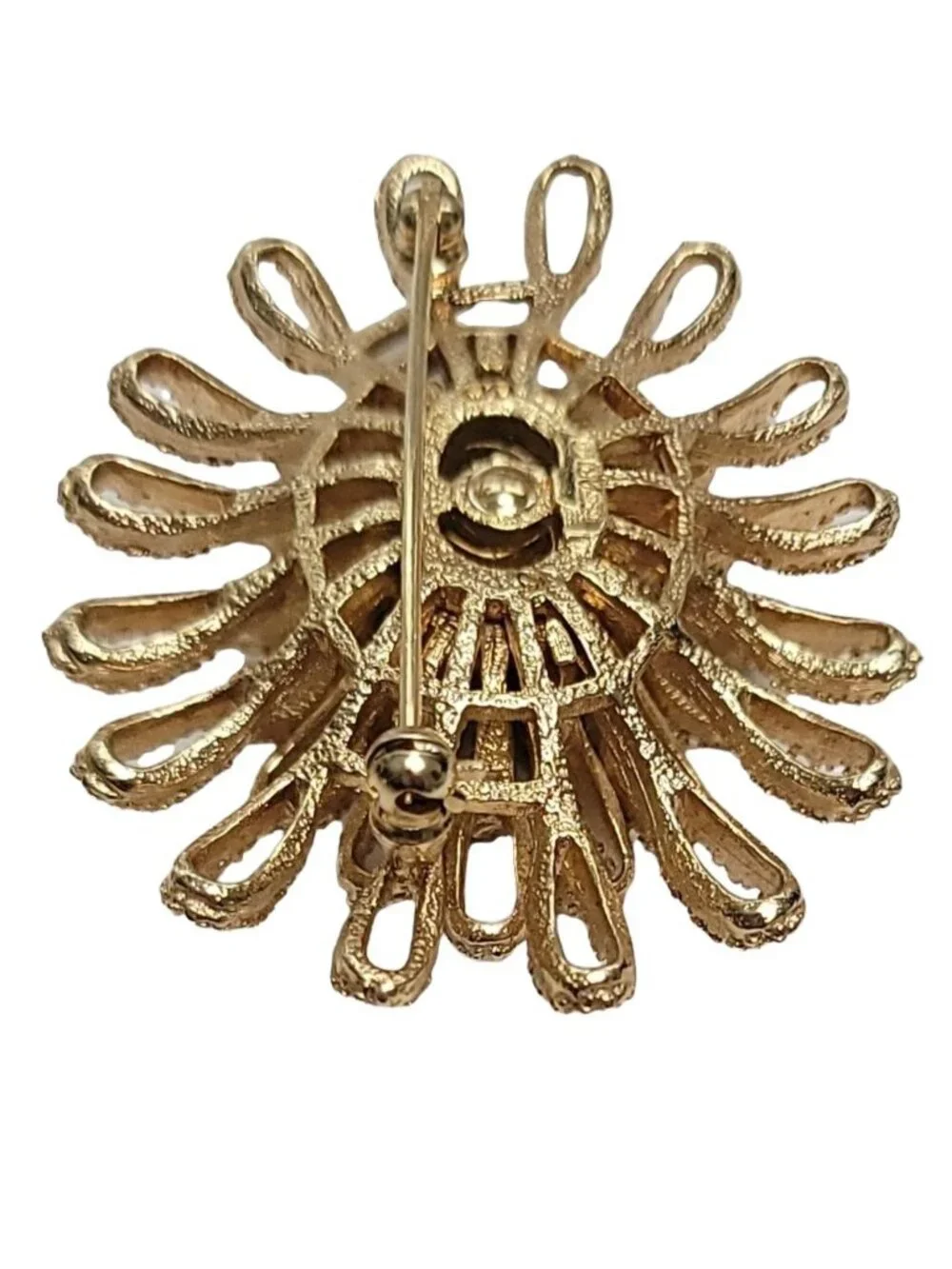 Trifari Gold-Tone Textured Layered Open Scalloped Edge Cluster Pin Brooch Signed